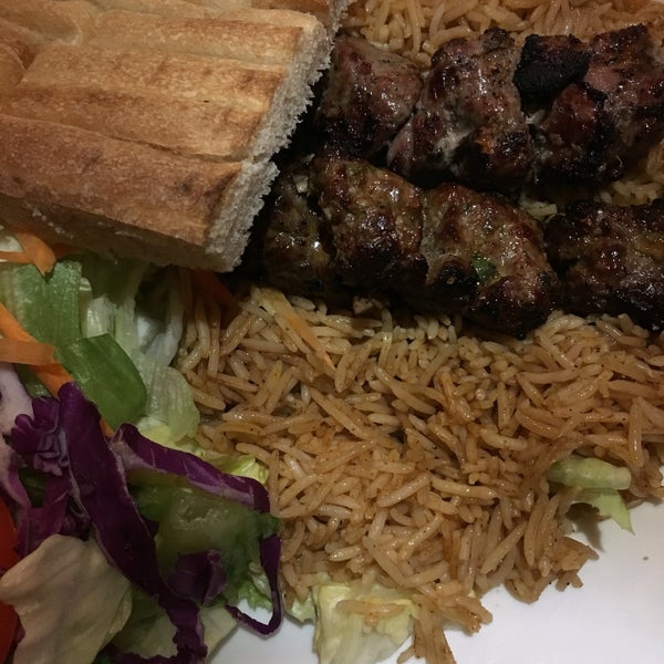 8/14/2016 tarihinde Saad K.ziyaretçi tarafından Afghan Kebab House'de çekilen fotoğraf