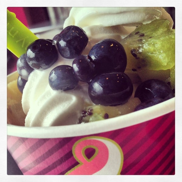Photo taken at Menchie&#39;s by Bianca S. on 3/2/2013