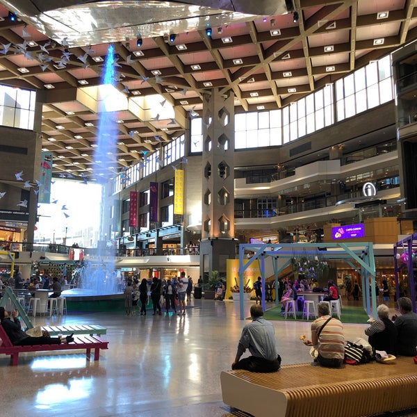 Photo taken at Complexe Desjardins by Lalo A. on 7/7/2019