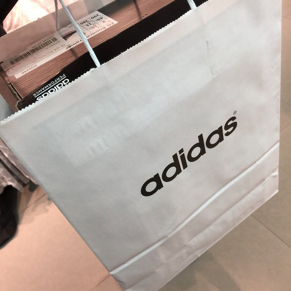 adidas - León, Guanajuato
