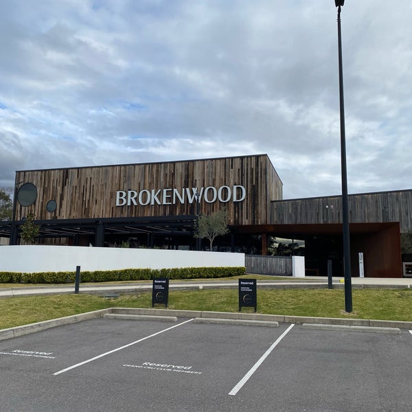 Foto scattata a Brokenwood Wines da Beng Y. il 8/28/2022
