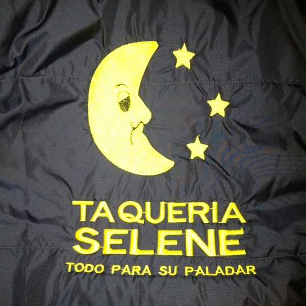 รูปภาพถ่ายที่ Taqueria Selene โดย Luis C. E. เมื่อ 4/19/2013