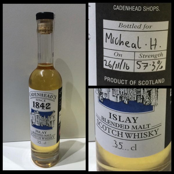 Das Foto wurde bei Cadenhead&#39;s Whisky Shop von Mike H. am 11/27/2016 aufgenommen