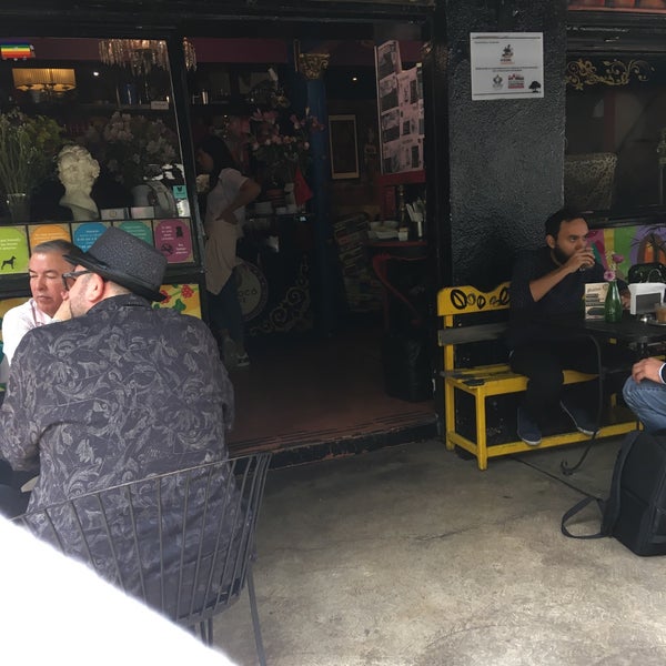 Foto diambil di Rococó Café Espresso oleh Werick L. pada 8/25/2018