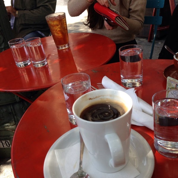 Foto diambil di Caffe 817 oleh gabe a. pada 5/31/2014