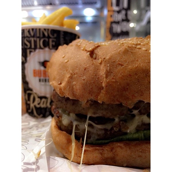 12/20/2014 tarihinde Majid A.ziyaretçi tarafından Burger Bureau'de çekilen fotoğraf