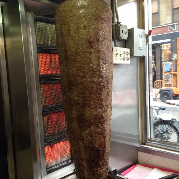 12/8/2013 tarihinde Evrim T.ziyaretçi tarafından Bereket Turkish Kebab House'de çekilen fotoğraf