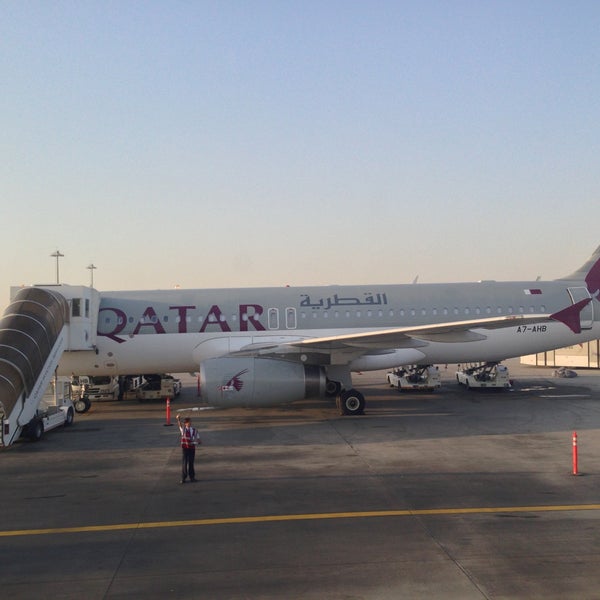Photo taken at Doha International Airport (DOH) مطار الدوحة الدولي by Waldemar A. on 5/27/2013