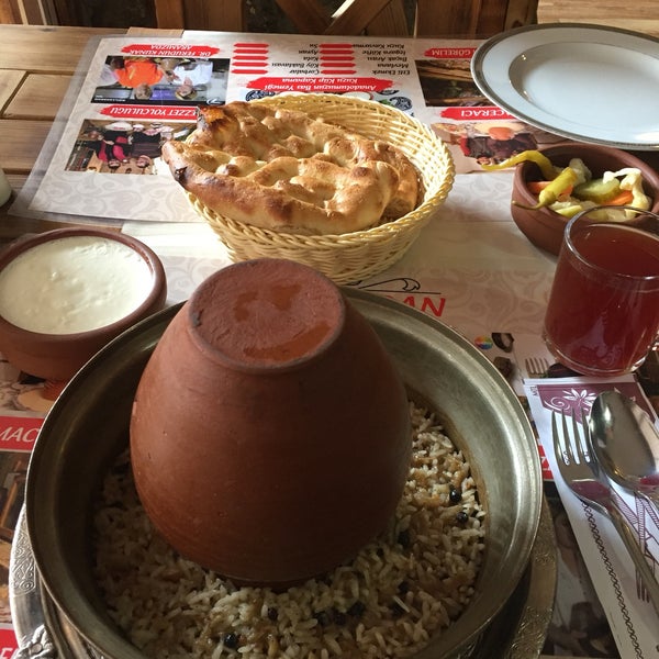 Photo taken at Tok Doyuran Restaurant by Esra E. on 3/15/2017