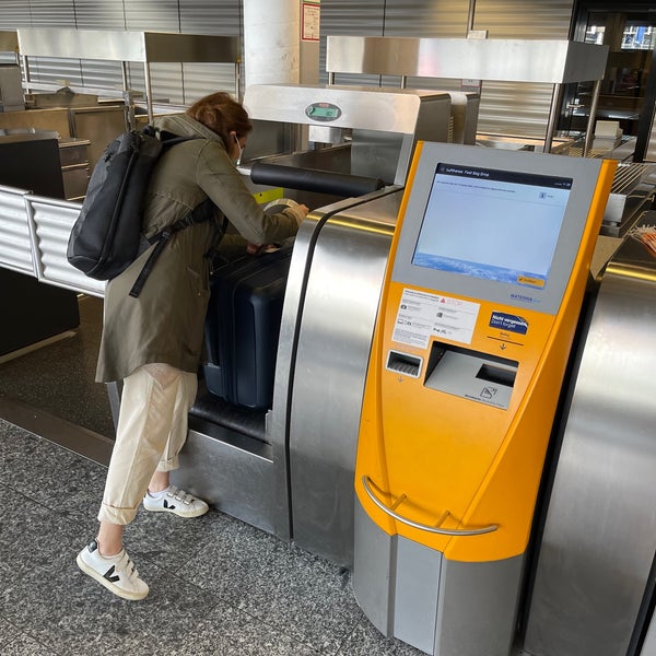 Lufthansa check in. Lufthansa check in