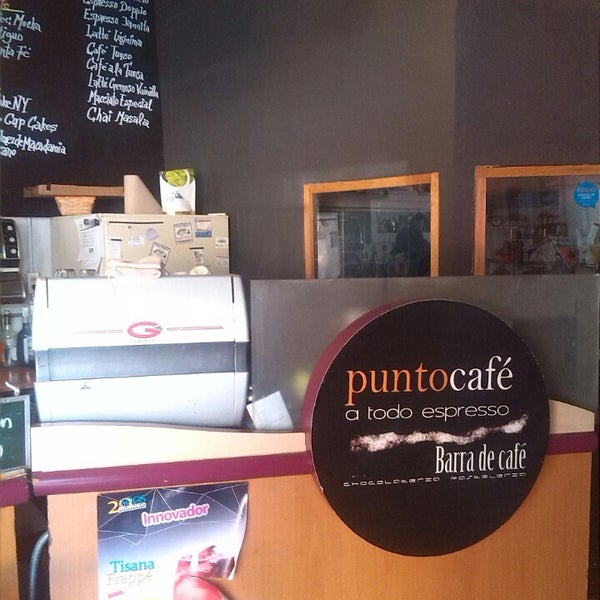 Foto diambil di Punto Café Barra de Café de Especialidad oleh Punto Café Barra de Café de Especialidad pada 3/8/2014