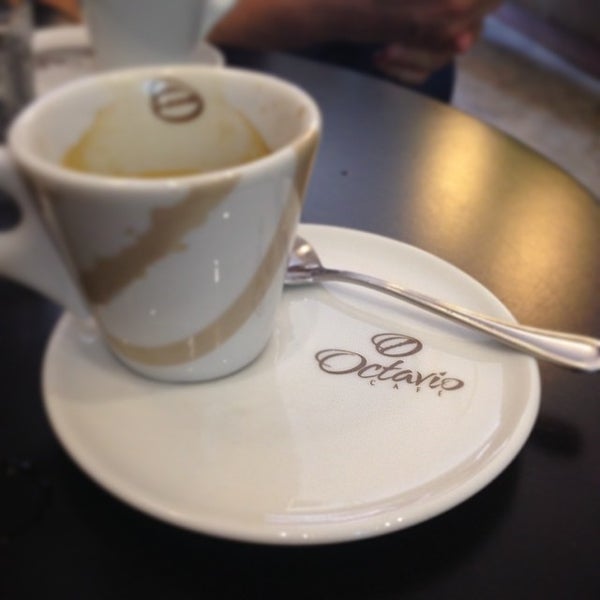 รูปภาพถ่ายที่ Espresso Mogiana Café โดย Laura G. เมื่อ 4/27/2014