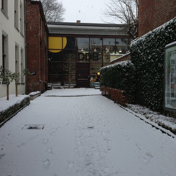 รูปภาพถ่ายที่ DDB° Brussels โดย Stijn M. เมื่อ 1/15/2013