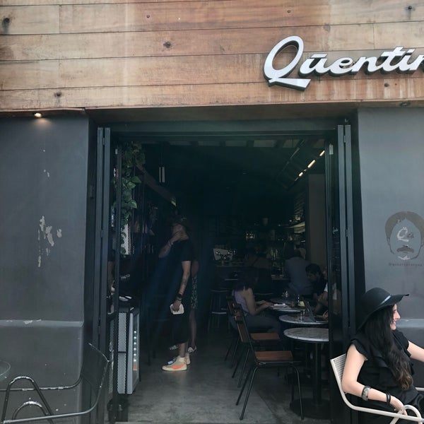 Снимок сделан в Qūentin Café пользователем Francesco 3/10/2019