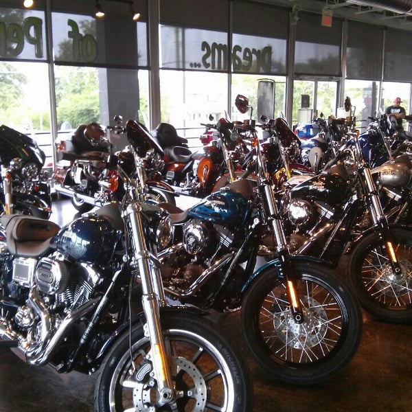 Photo taken at Gateway Harley-Davidson by Darcella C. on 8/31/2015