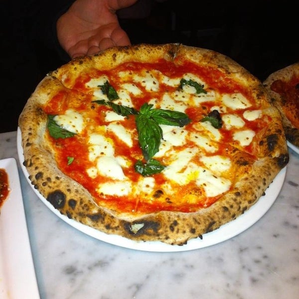 7/17/2014 tarihinde Signora R.ziyaretçi tarafından Goodfellas Wood Oven Pizza'de çekilen fotoğraf