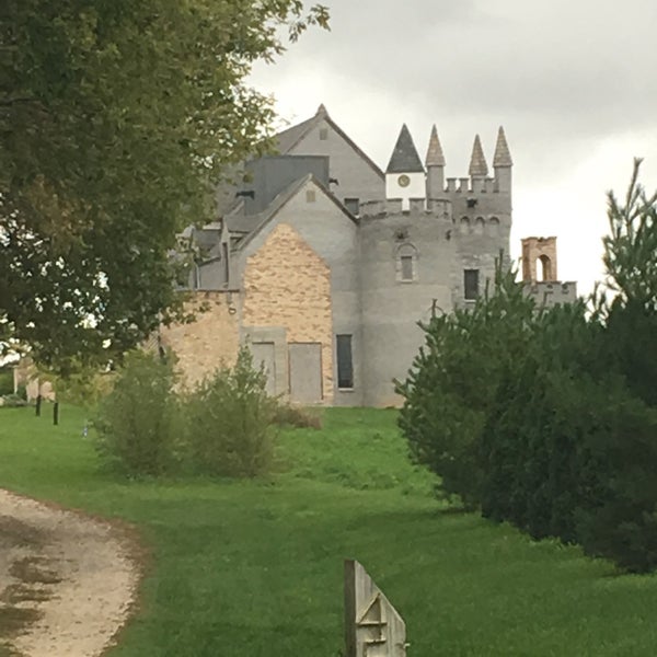 RavenStone Castle Harvard, IL