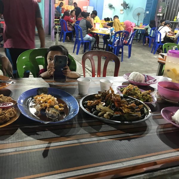 Siti seafood mak namakucella: AYAM