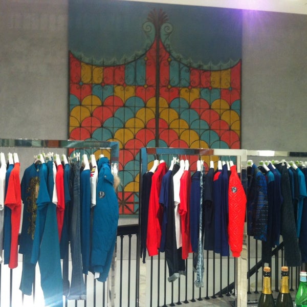 versace clothing store