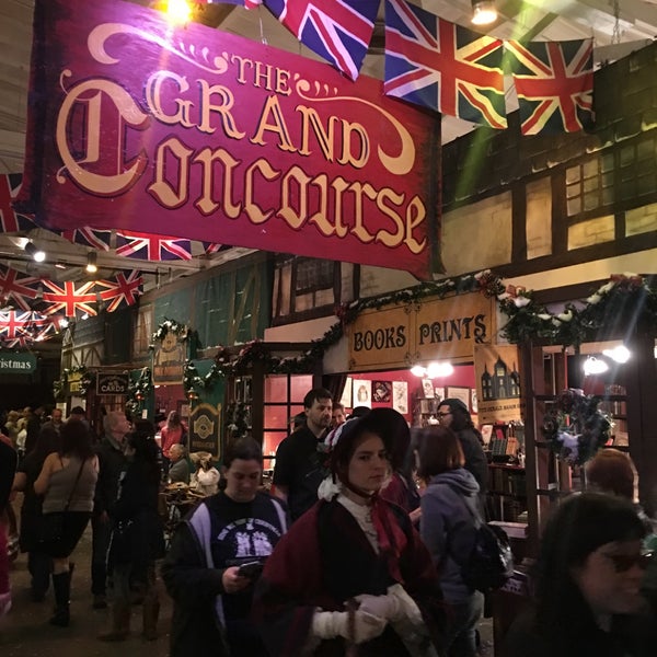 Foto scattata a The Great Dickens Christmas Fair da xina il 11/25/2017