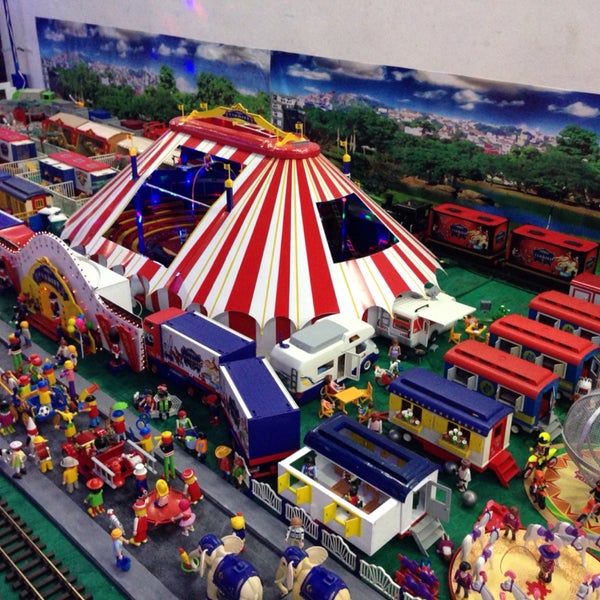 La Expo de coleccionistas mexicanos de Playmobil estará hasta el 20/Dic/2014. Está increíble!!!
