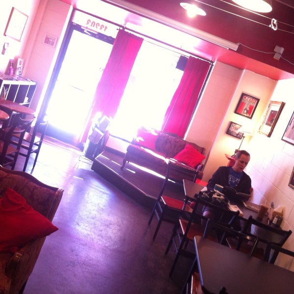 Foto tirada no(a) Jumpcut Cafe por TV Food and Drink em 9/28/2013