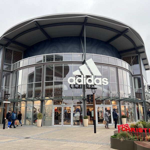 lancering Het strand Recensie Adidas Outlet Store - Zweibrücken, Rheinland-Pfalz
