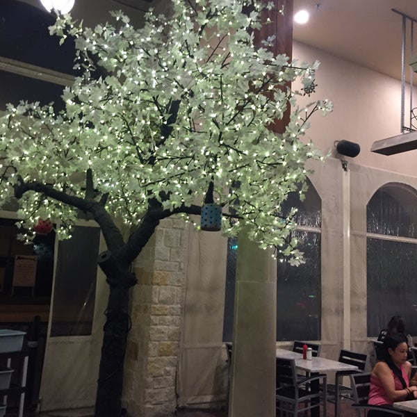 Foto diambil di Afrah Mediterranean Restaurant &amp; Pastries oleh Yasemin B. pada 10/29/2018