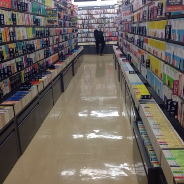 Bookoff Plus なんば戎橋店 中央区 6 Tips