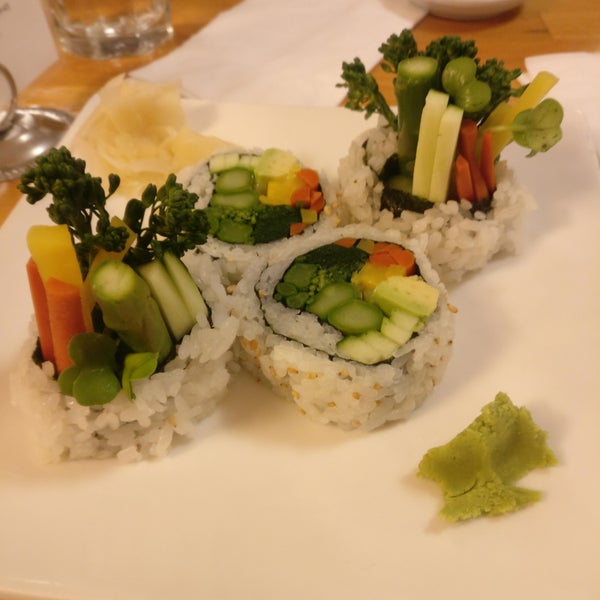 Foto scattata a Cha-Ya Vegetarian Japanese Restaurant da Jaydah il 5/6/2019
