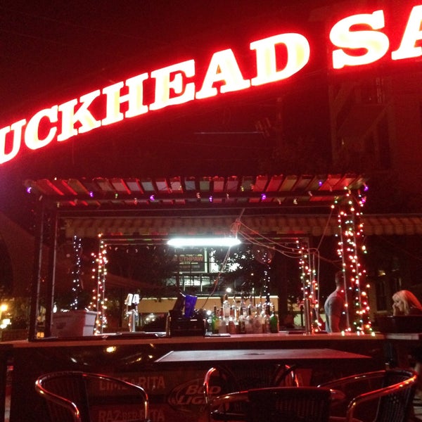 รูปภาพถ่ายที่ Buckhead Saloon โดย Esra D. เมื่อ 7/19/2015