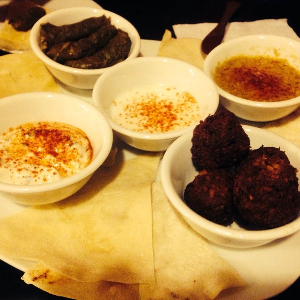 10/19/2013에 Luis R.님이 Istanbul Kebab House에서 찍은 사진