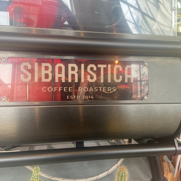 3/17/2021 tarihinde Nadegda Y.ziyaretçi tarafından Sibaristica Coffee Roasters'de çekilen fotoğraf