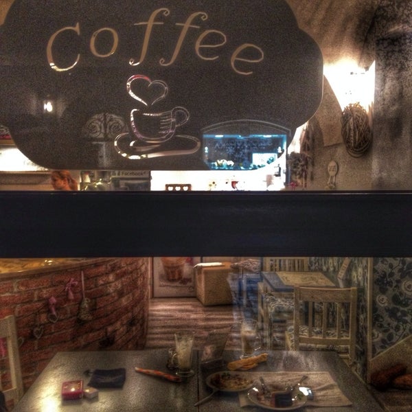 11/8/2013 tarihinde handeziyaretçi tarafından Shabby Chic Coffee Bar'de çekilen fotoğraf