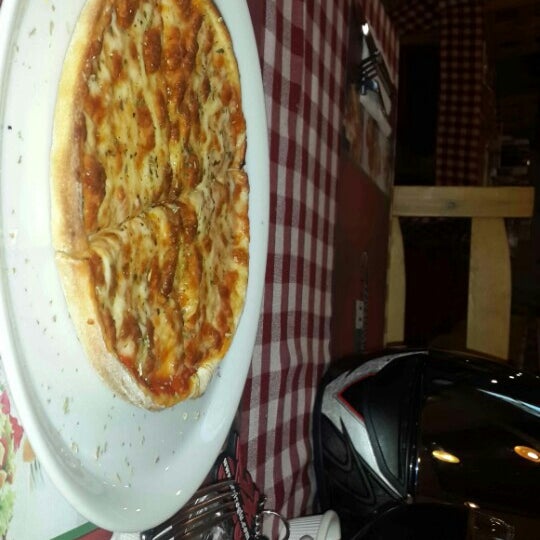 7/18/2015 tarihinde Emre S.ziyaretçi tarafından Fratelli Duri Pizzeria, Pera'de çekilen fotoğraf