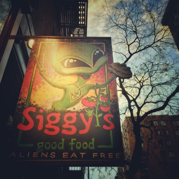 Photo taken at Siggy&#39;s Good Food by Lou K. on 12/16/2015