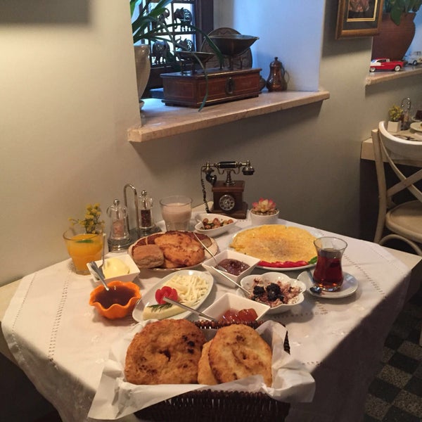 Foto scattata a Dai Pera Istanbul Cuisine da Özlem B. il 1/16/2016