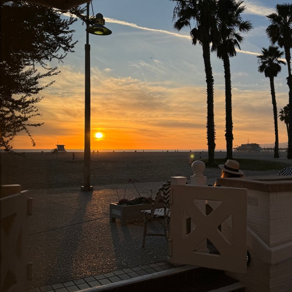 Photo taken at Shutters on the Beach by Sel T. on 2/14/2024