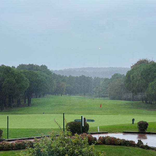 รูปภาพถ่ายที่ Kemer Golf &amp; Country Club โดย Sel T. เมื่อ 10/15/2022