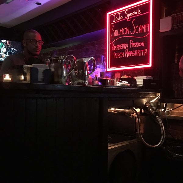 11/3/2016 tarihinde ✅ Kit O.ziyaretçi tarafından JoJo Restaurant &amp; Bar'de çekilen fotoğraf