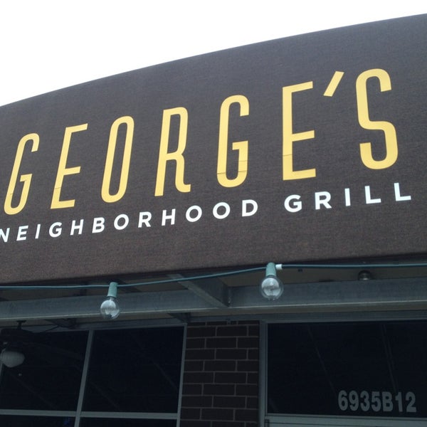 Photo prise au George&#39;s Neighborhood Grill par John C. le12/18/2012