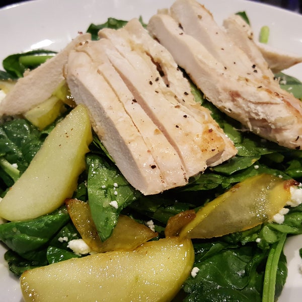 Whatever you do, DON'T Order the Spinach Apple Chicken Salad.  Blah! :-P