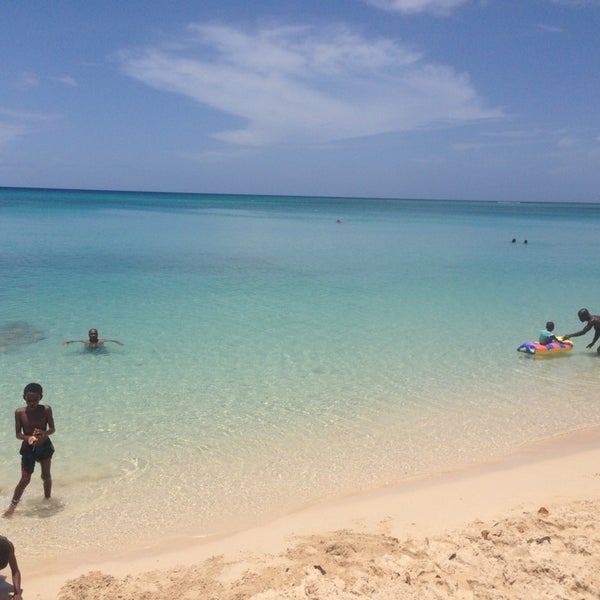 Photos At Anse Du Souffleur Port Louis Guadeloupe