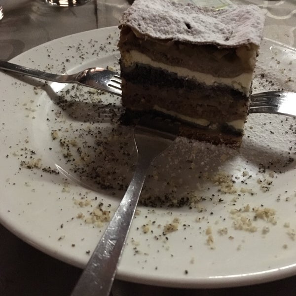Das Foto wurde bei Güjžina - The Soul of Pannonia Restaurant von Ghim am 7/17/2016 aufgenommen