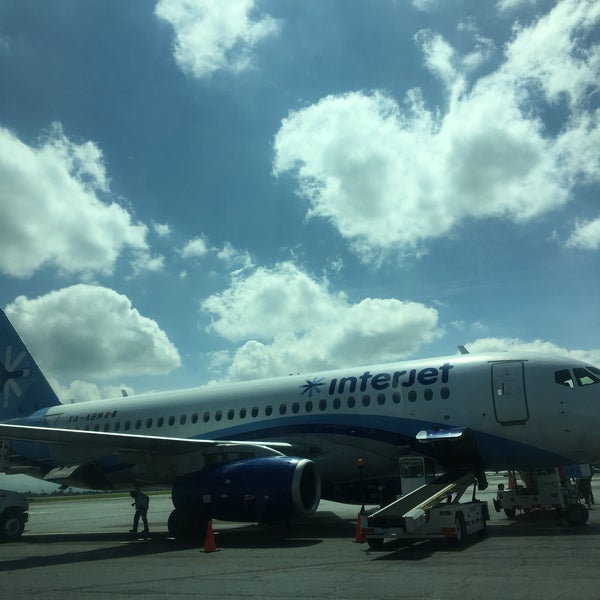 9/29/2018 tarihinde Tania C.ziyaretçi tarafından Aeropuerto Internacional Lic. Adolfo López Mateos (TLC)'de çekilen fotoğraf