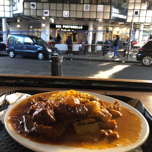 Das Foto wurde bei Makan von Richard W. am 9/8/2019 aufgenommen