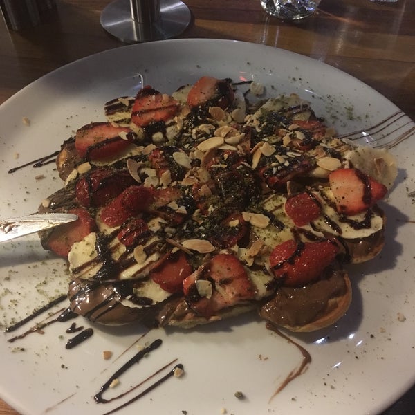 1/27/2018 tarihinde Murat A.ziyaretçi tarafından Cafe Locale İstanbul'de çekilen fotoğraf