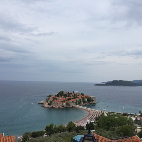 Das Foto wurde bei Hotel Adrović von 🇹🇷ENİS🇹🇷 am 8/27/2018 aufgenommen