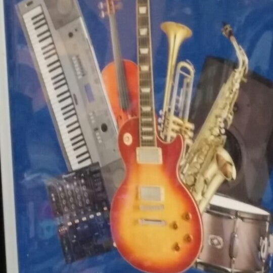 7/5/2014에 Nick P.님이 Long &amp; McQuade Musical Instruments에서 찍은 사진