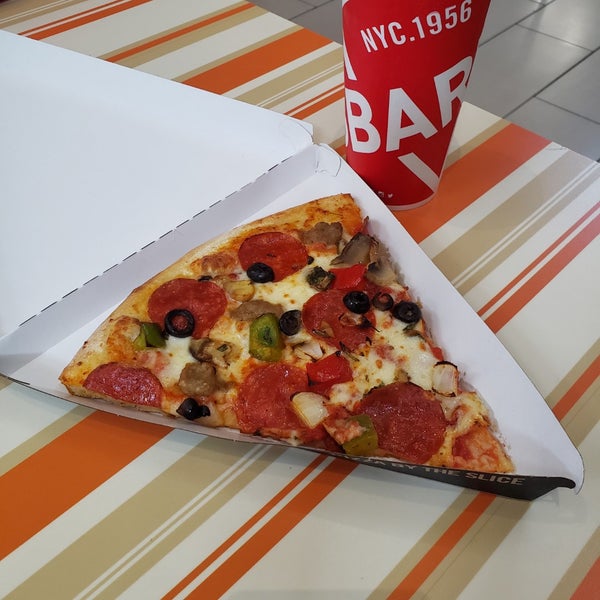 Sbarro Pizzeria in Ontario